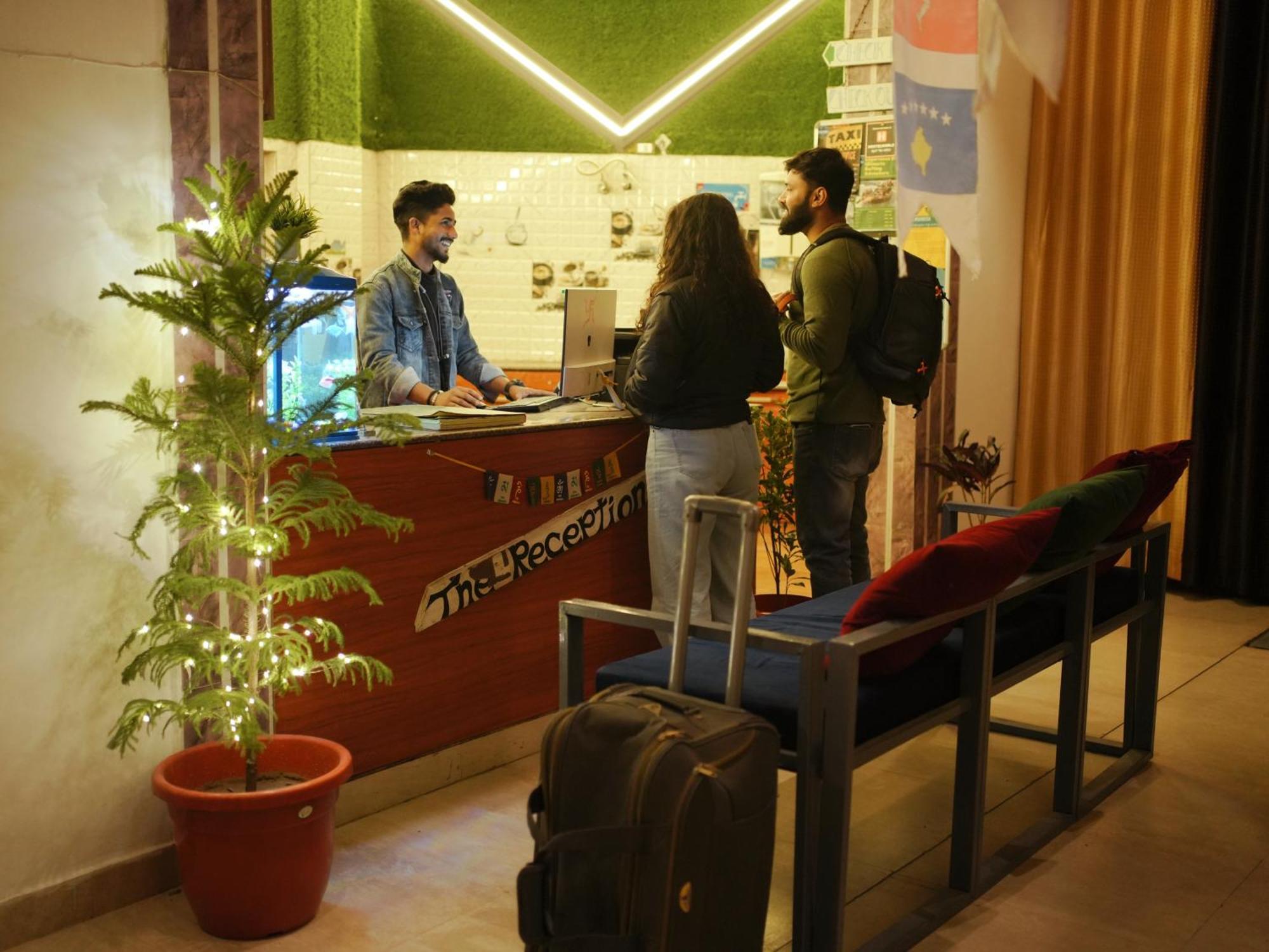 Skyard Rishikesh, Laxman Jhula Vandrarhem Exteriör bild