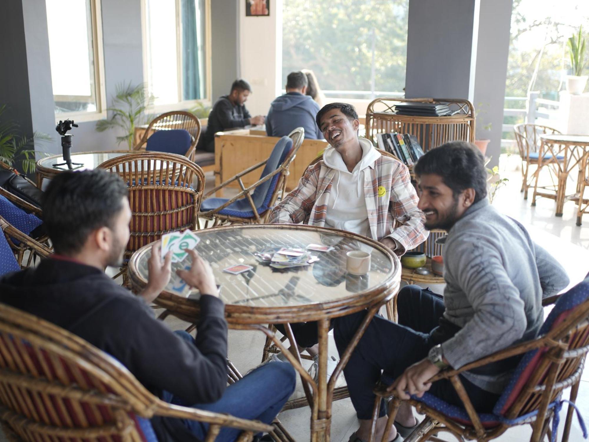 Skyard Rishikesh, Laxman Jhula Vandrarhem Exteriör bild