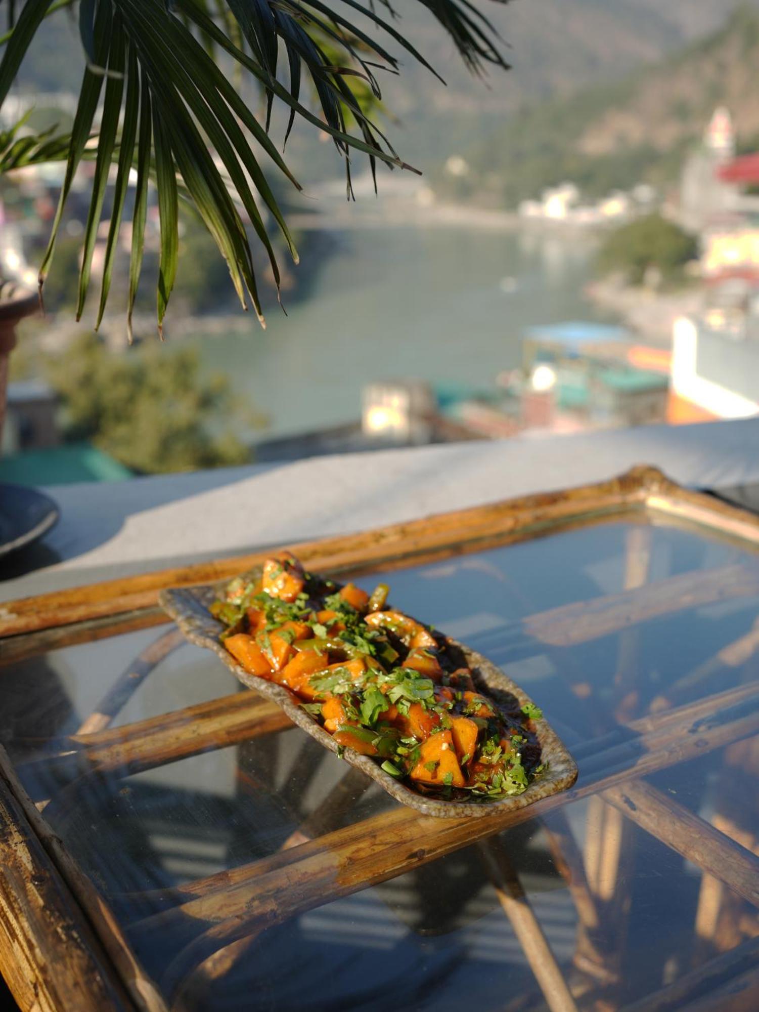 Skyard Rishikesh, Laxman Jhula Vandrarhem Exteriör bild