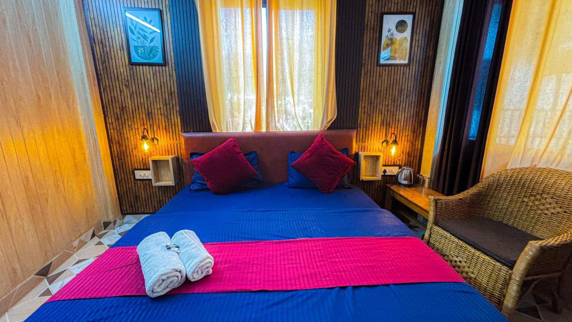 Skyard Rishikesh, Laxman Jhula Vandrarhem Exteriör bild
