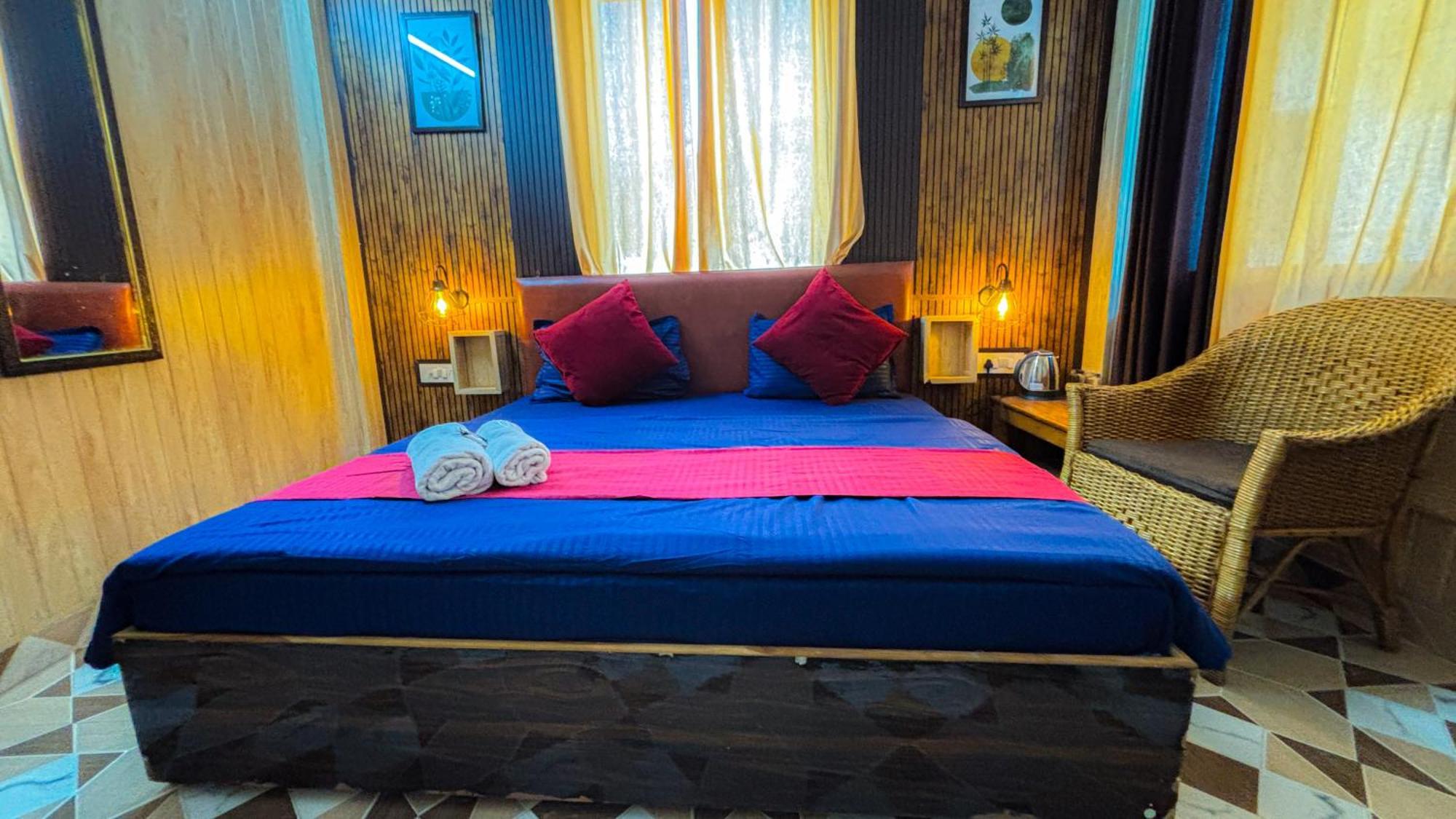 Skyard Rishikesh, Laxman Jhula Vandrarhem Exteriör bild